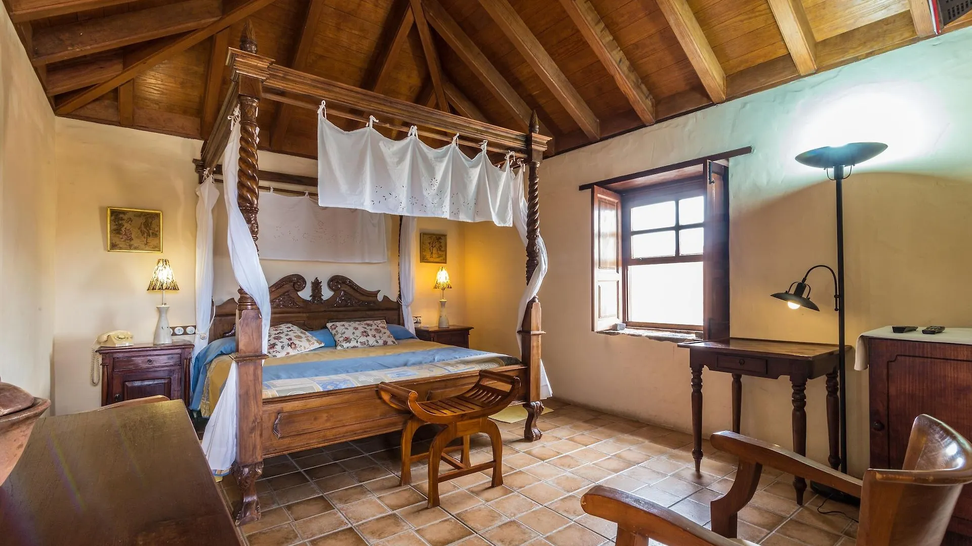 Hotel Rural Restaurante Mahoh Villaverde 3*,